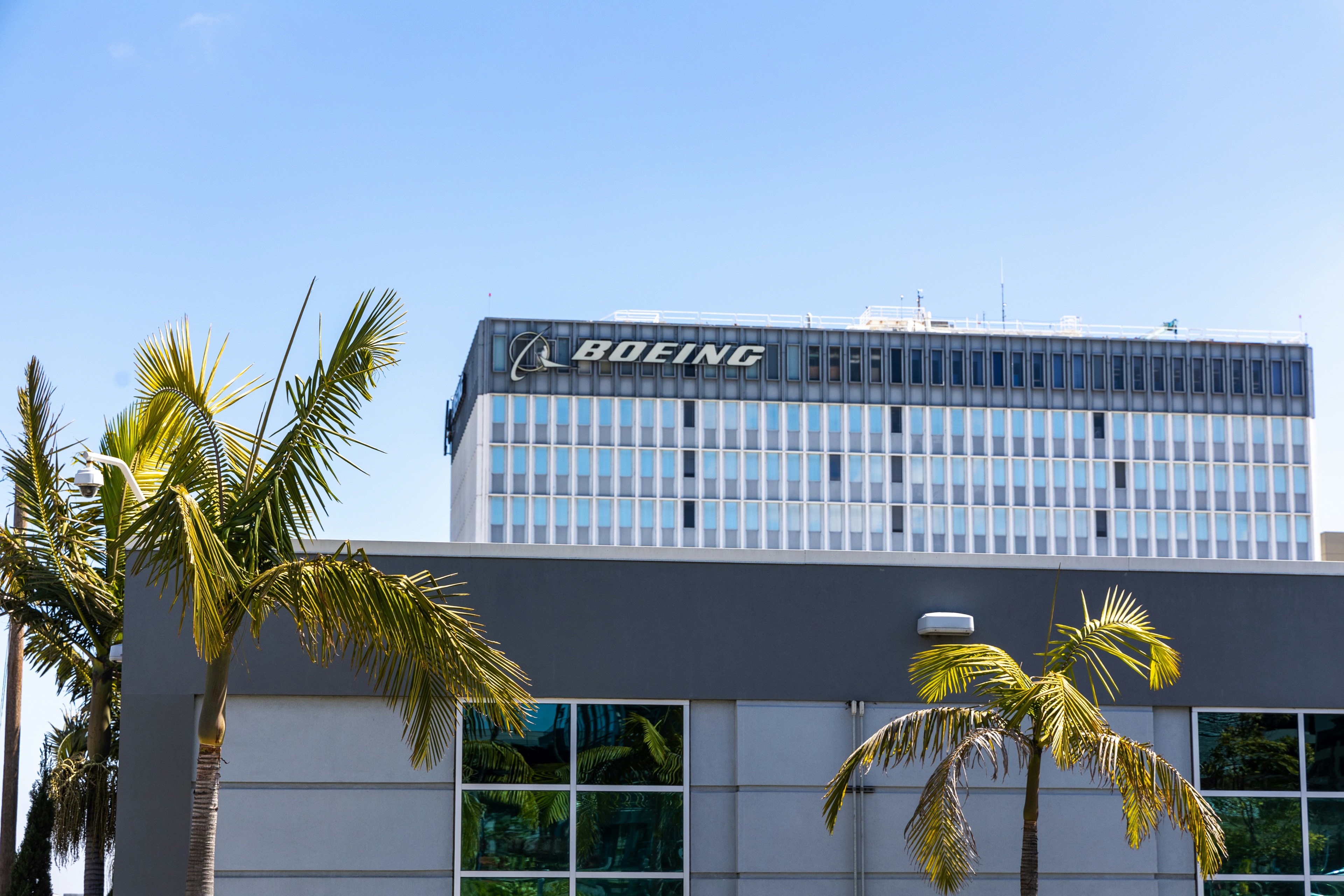 Boeing Increases Employee Wages By 25% In An Effort To Prevent A Walkout